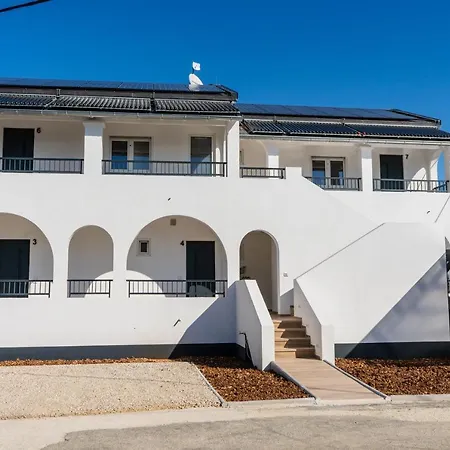 Ocean Breeze Apartmán Avliótes